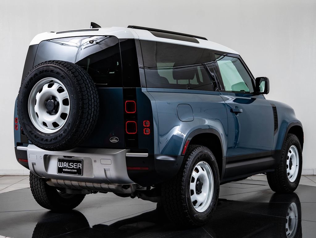Used 2023 Tasman Blue Metallic Land Rover S image 10