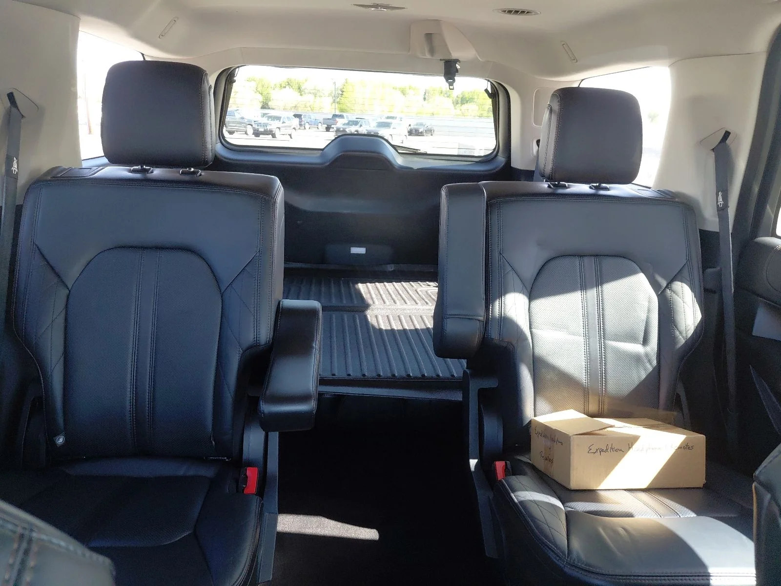 Used 2020 White Ford Platinum image 32