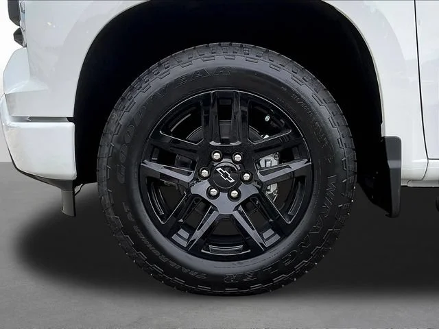 New 2026 Summit White Chevrolet Custom image 12
