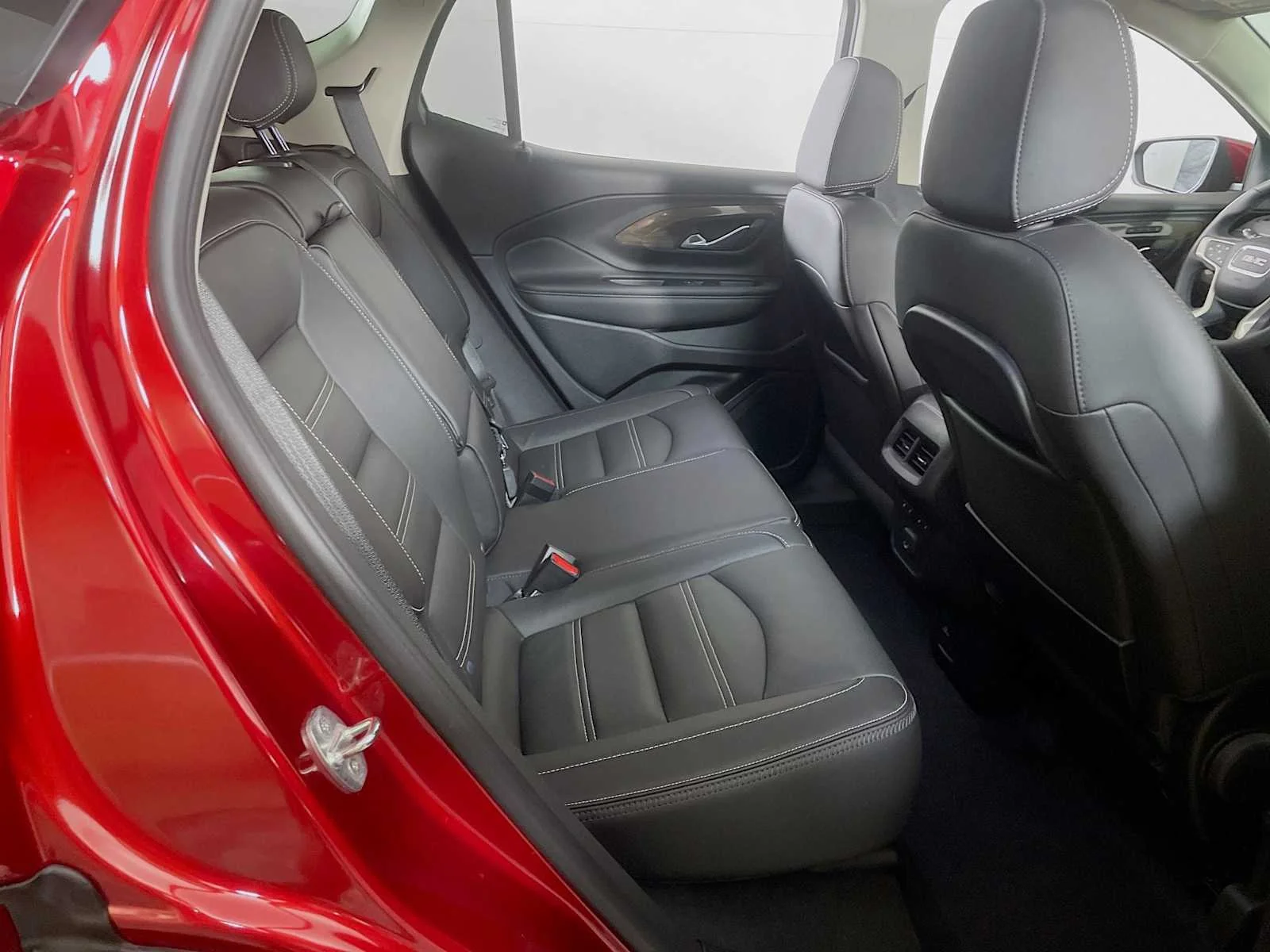 Used 2023 Volcanic Red Tintcoat GMC Denali image 27