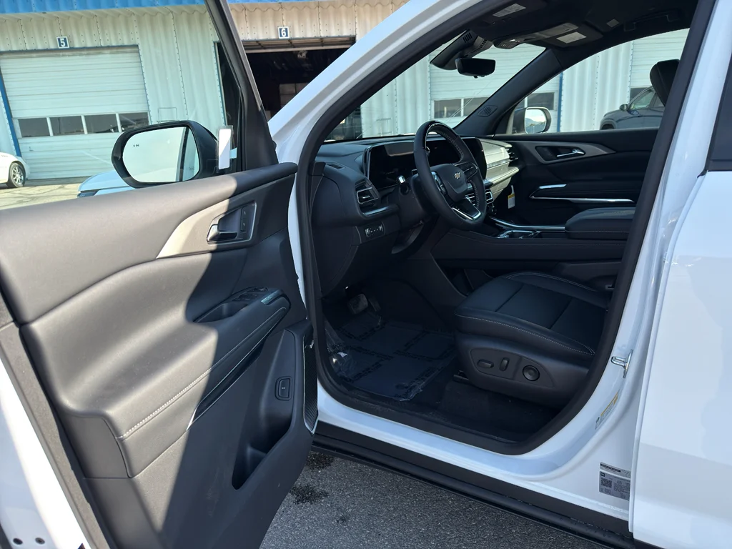 2026 Chevrolet Traverse LT - Photo 9