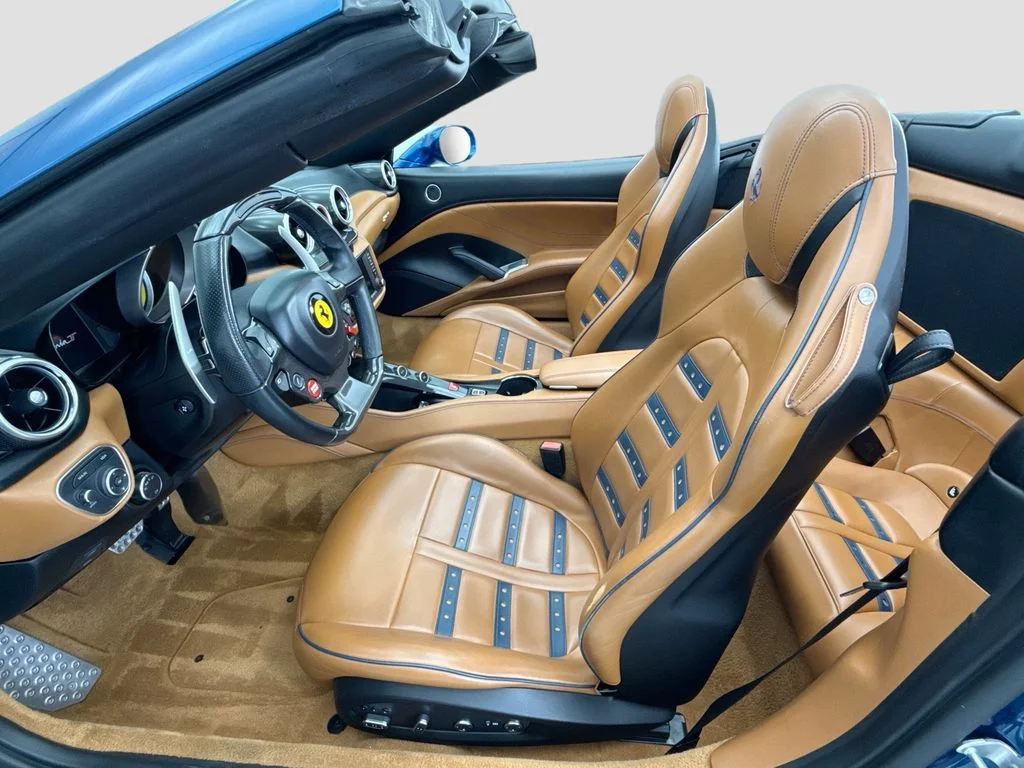 Used 2015  Ferrari T image 25