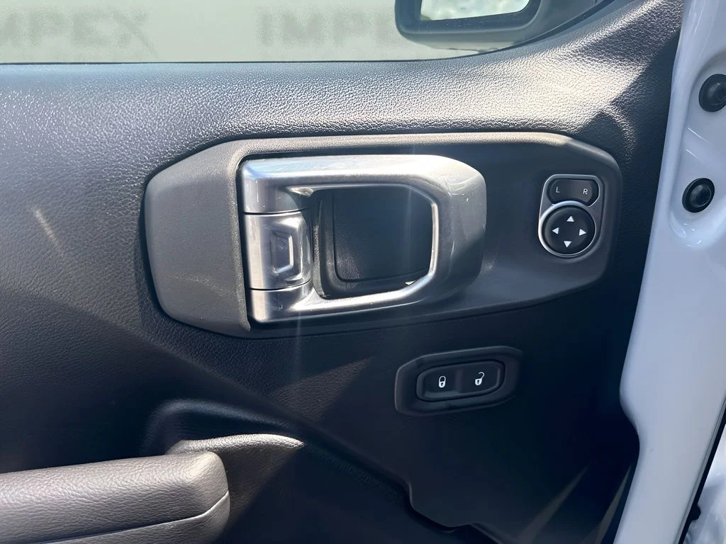 Used 2025 White Jeep Sport S image 20