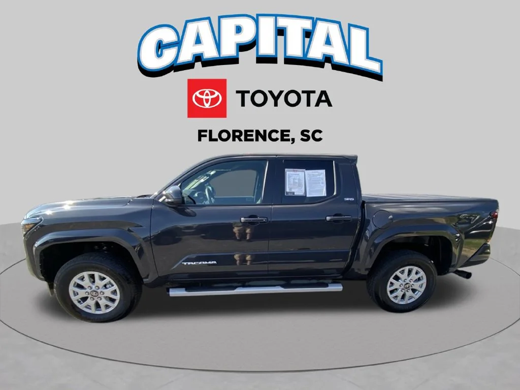 Used 2025  Toyota SR5 image 3