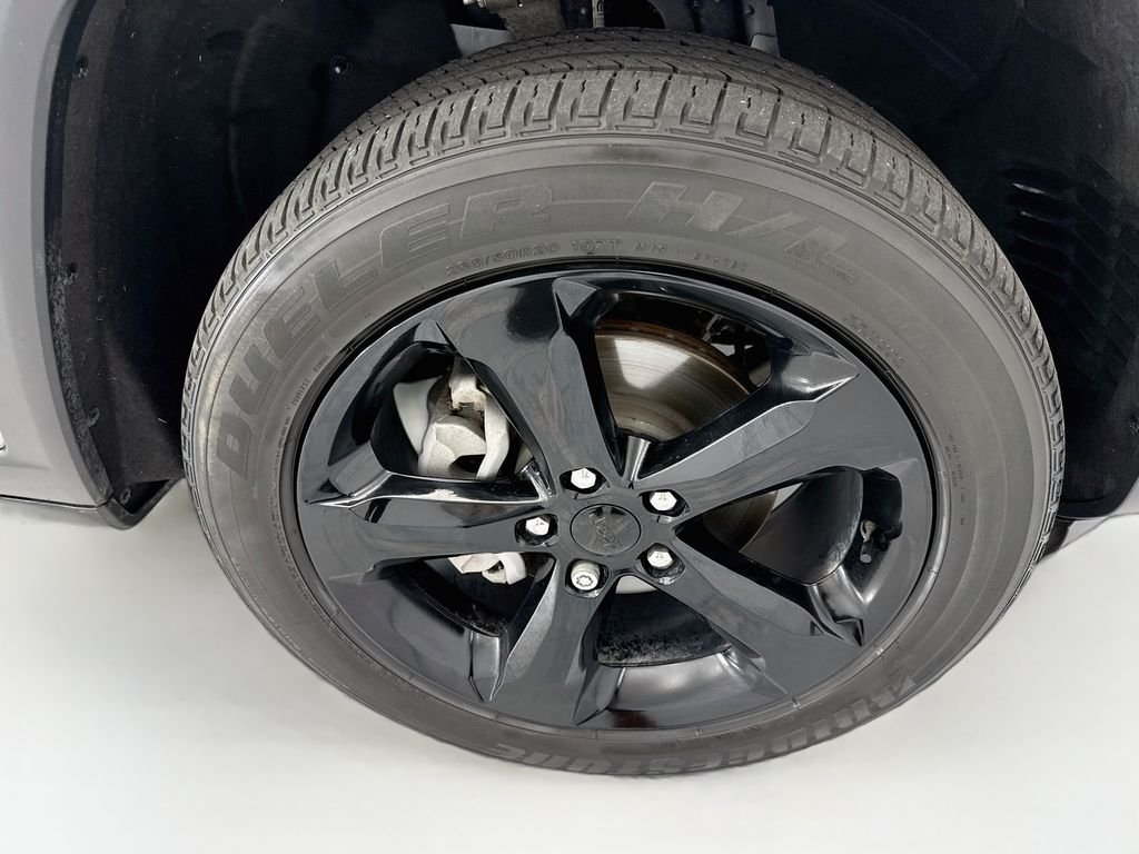 Used 2023 Silver Jeep Altitude X image 30