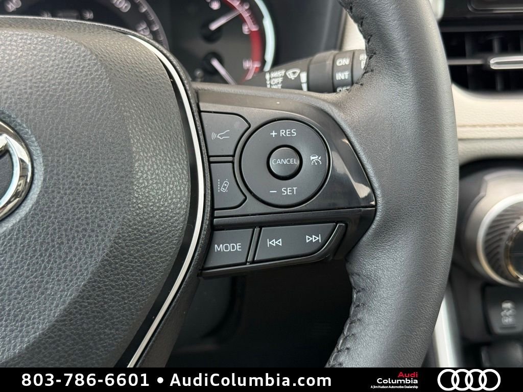 Used 2025 Beige Toyota XLE Premium image 30