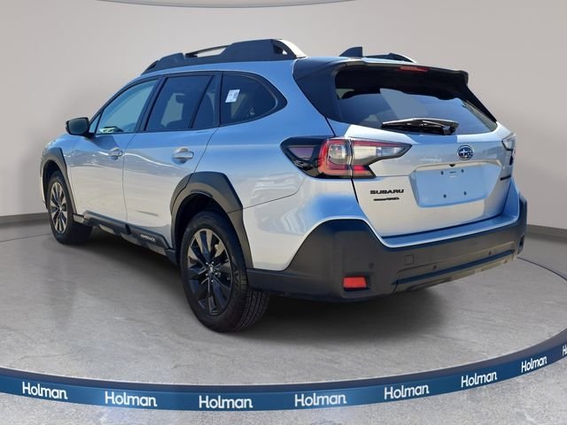 Used 2025 Silver Subaru Onyx Edition image 8