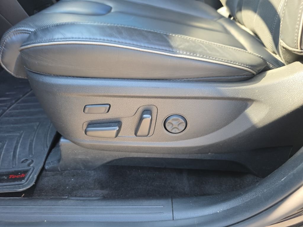 Used 2021 Becketts Black Hyundai Limited image 12