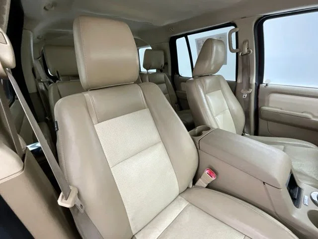 Used 2010  Mercury Base image 11