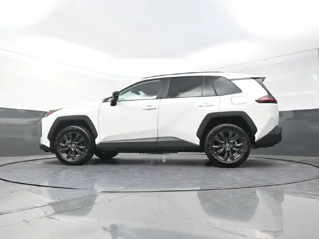 Used 2026 White Toyota XLE Premium image 34