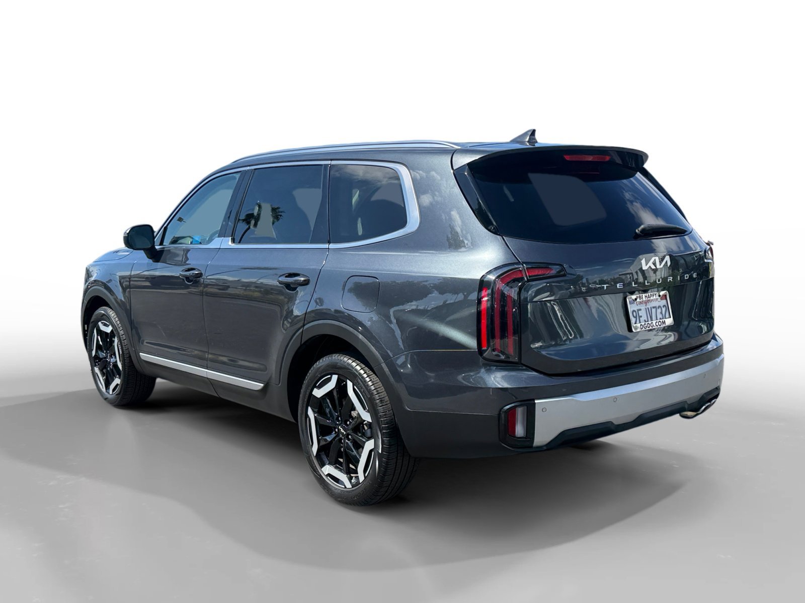 Used 2023 Gray Kia EX image 3