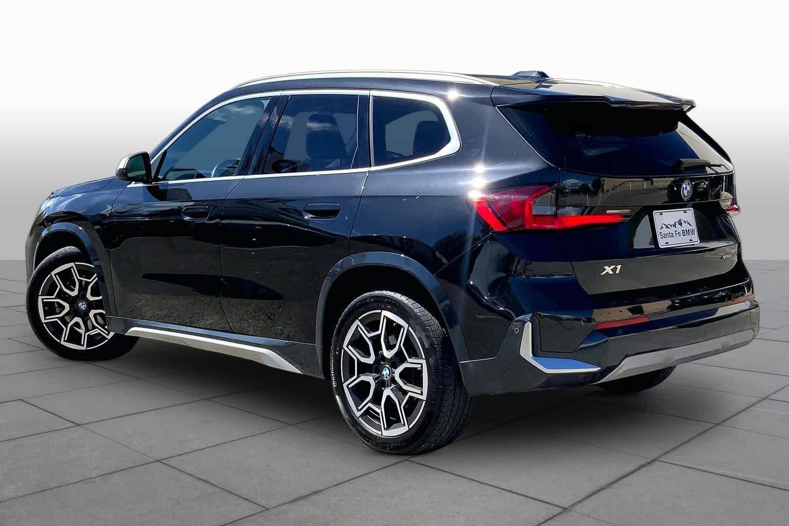 Used 2023 Black Sapphire Metallic BMW xDrive28i image 11