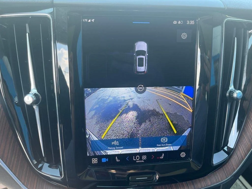 2023 Volvo XC60 Plus - Photo 14