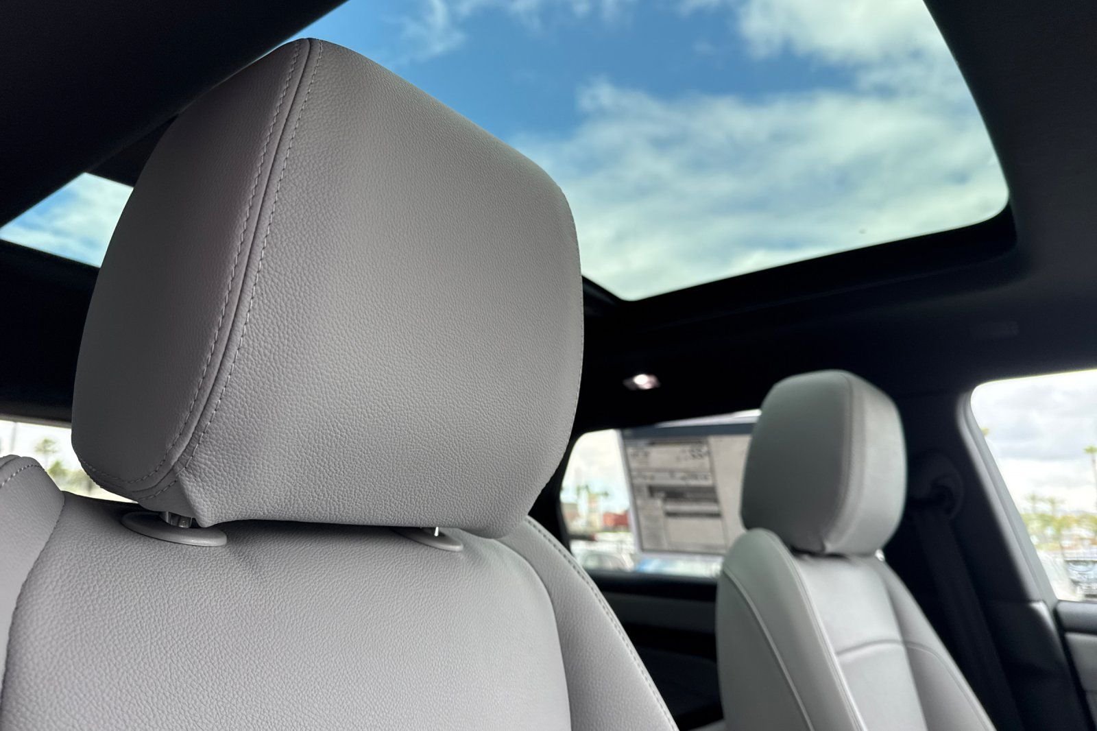 New 2026 Santorini Black Land Rover S image 18