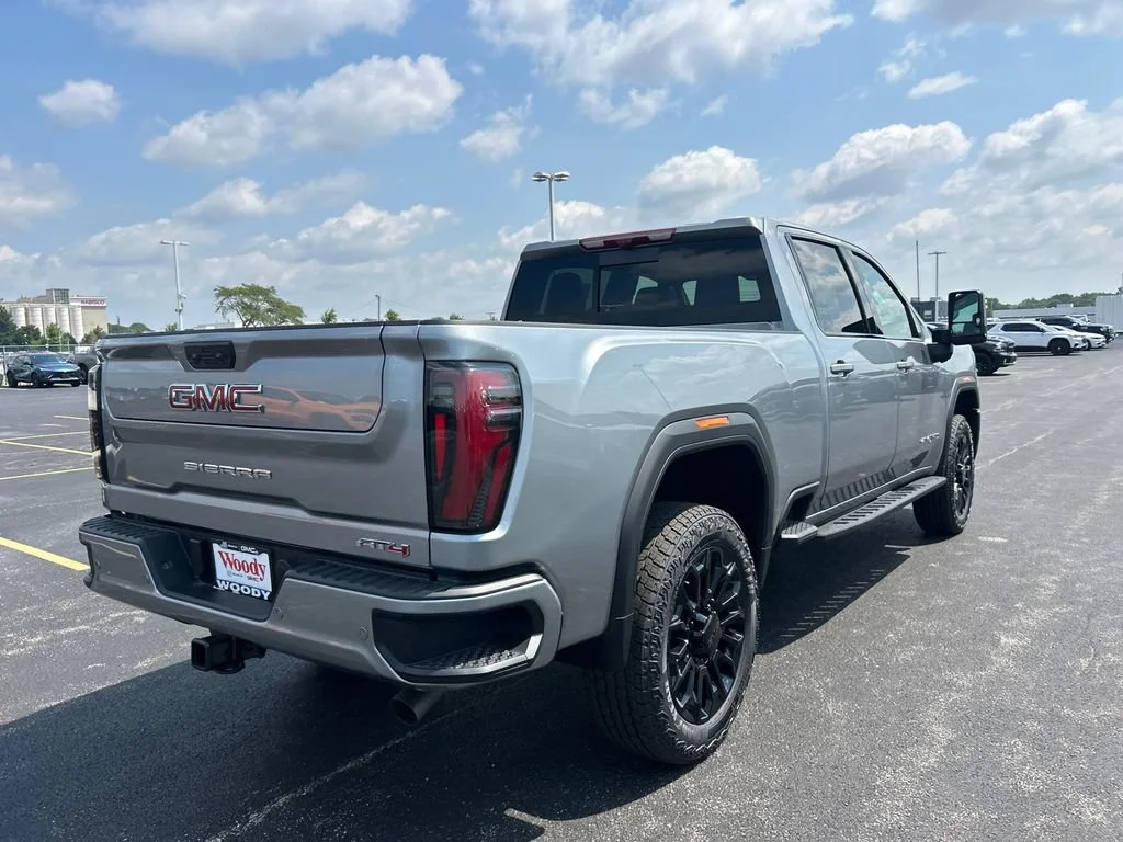 2026 GMC Sierra 2500HD AT4 - Photo 8