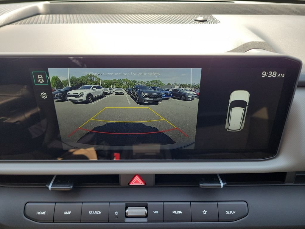 New 2027 White Kia S image 31