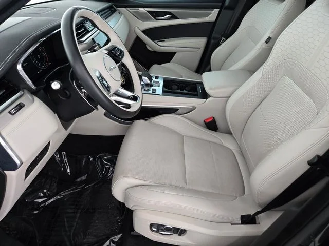Certified Used 2025 Gray Jaguar P400 R-Dynamic S image 10