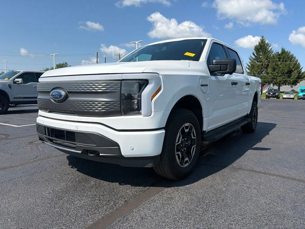 Used 2023 White Ford XLT image 8