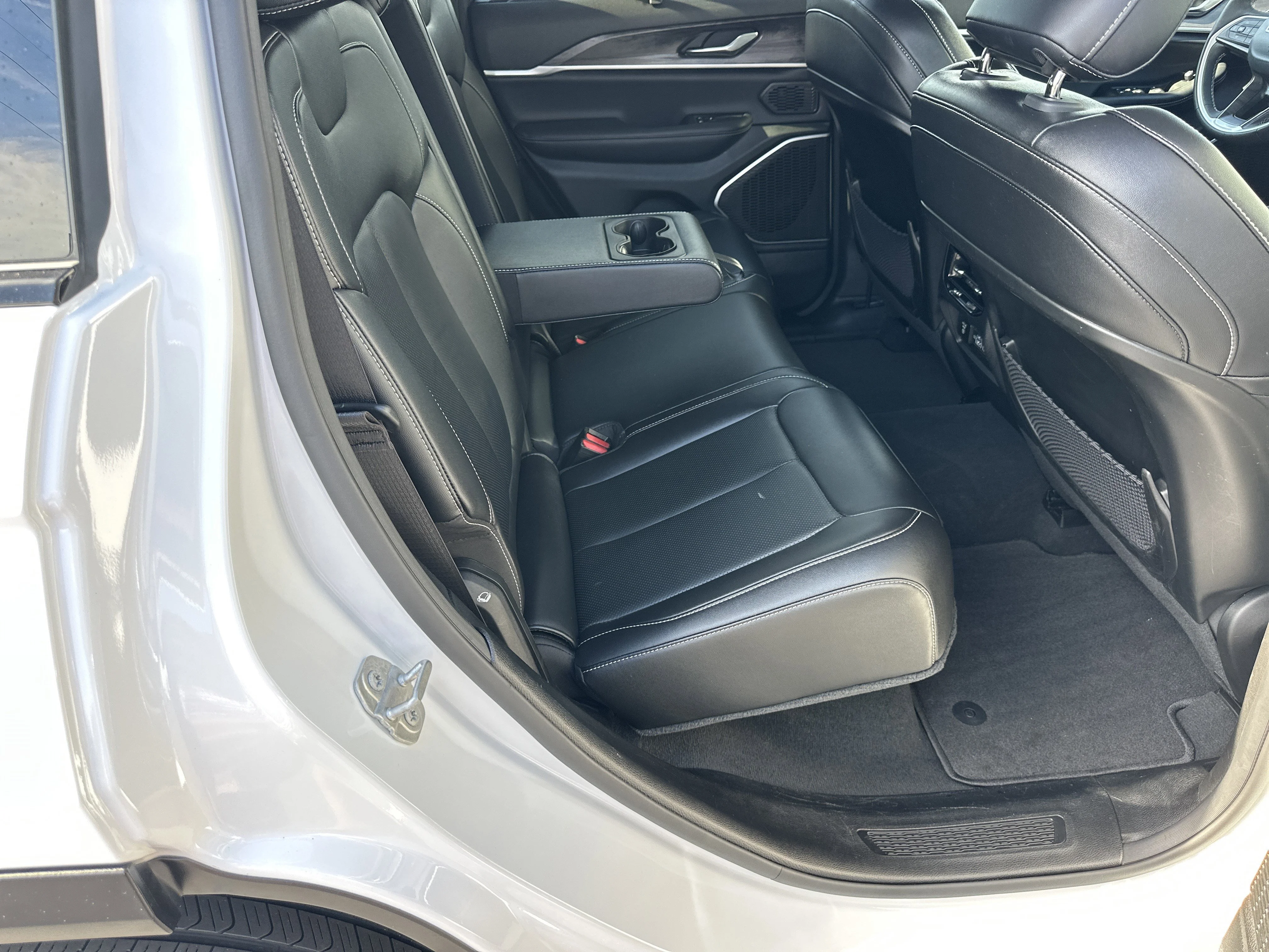 Used 2023 Bright White Clear Coat Jeep Limited image 15