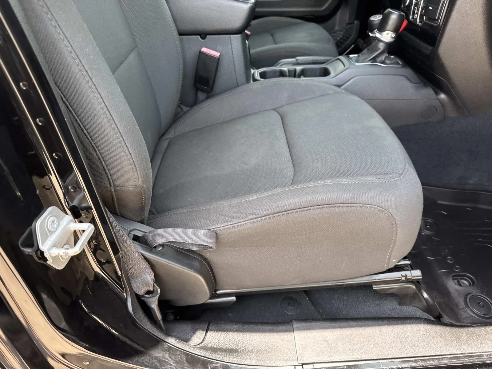 Used 2022 Black Jeep Sport S image 11