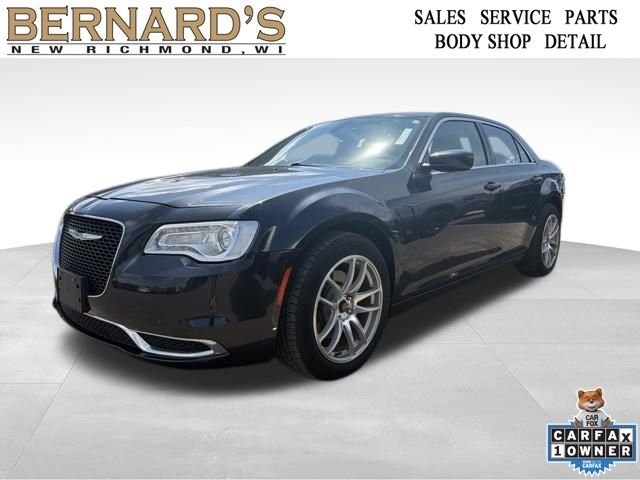Used 2016 Gray Chrysler Limited image 1