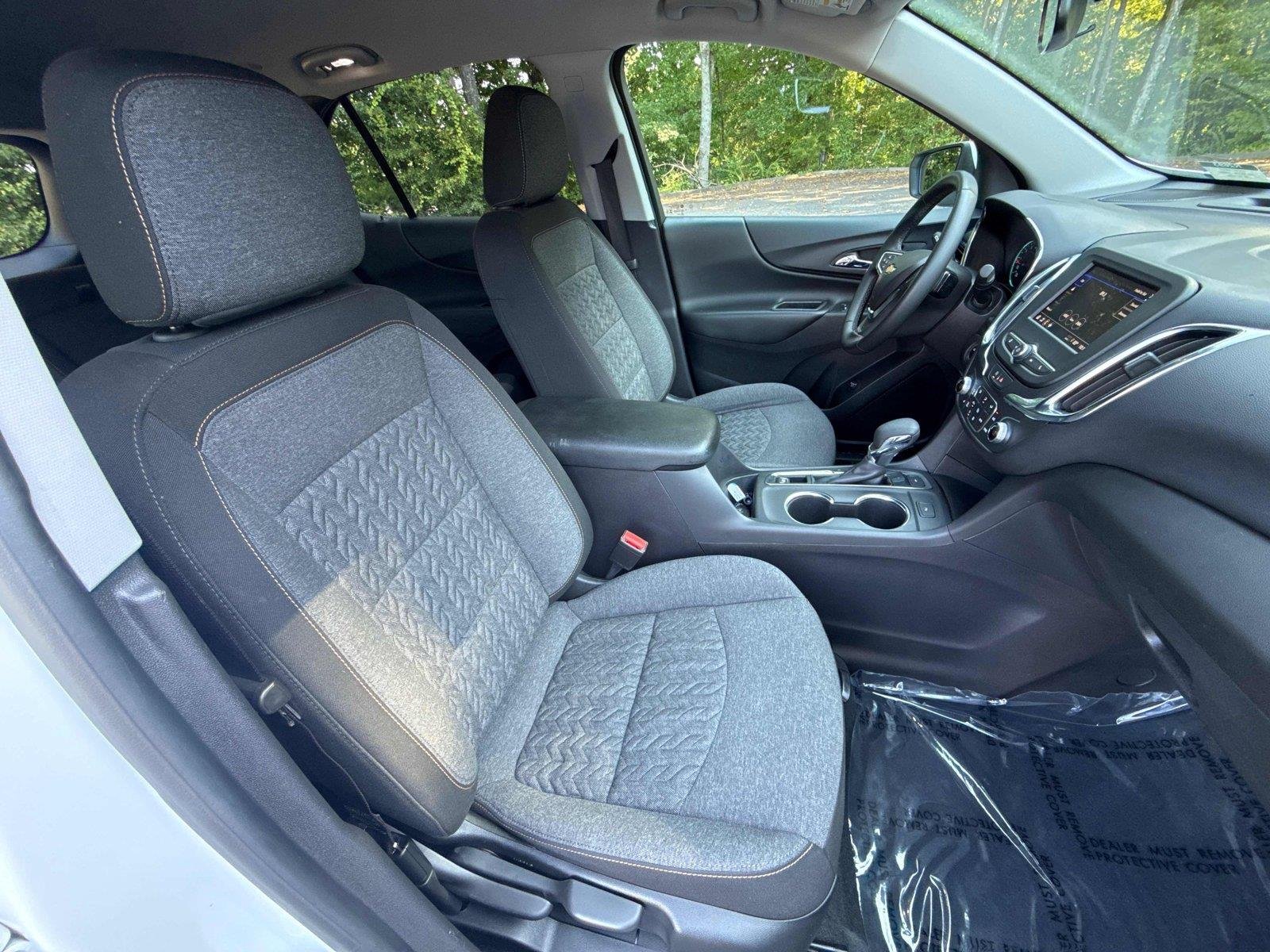 Used 2024 Summit White Chevrolet LT image 26