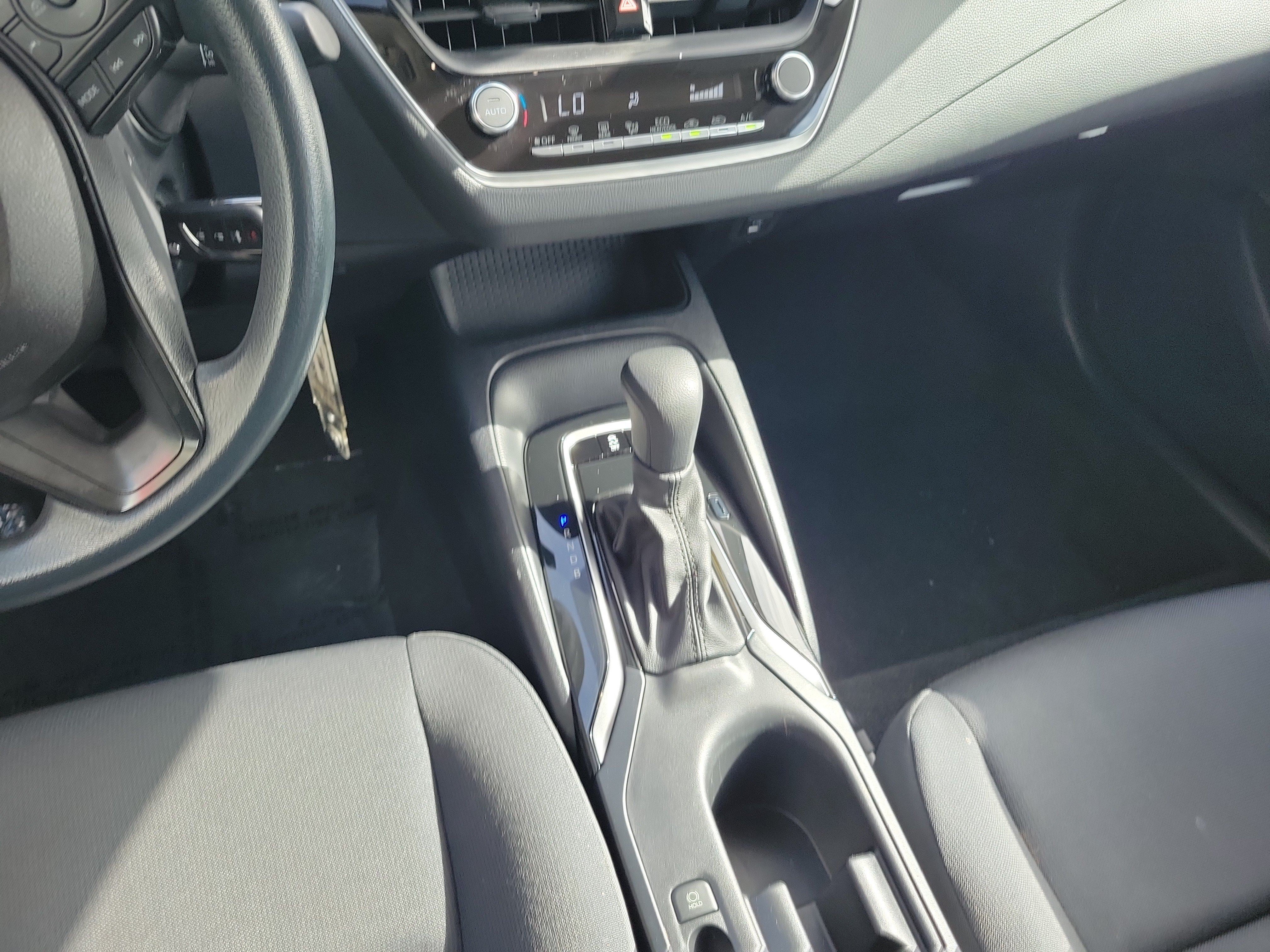 Used 2023 Pearl Toyota LE image 19