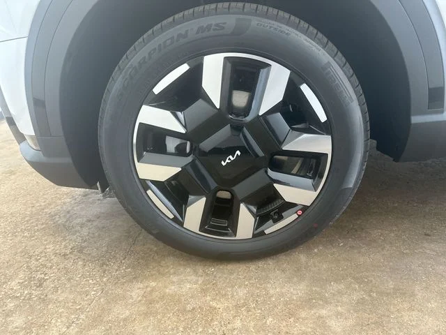New 2027 Glacial White Pearl Kia S image 21