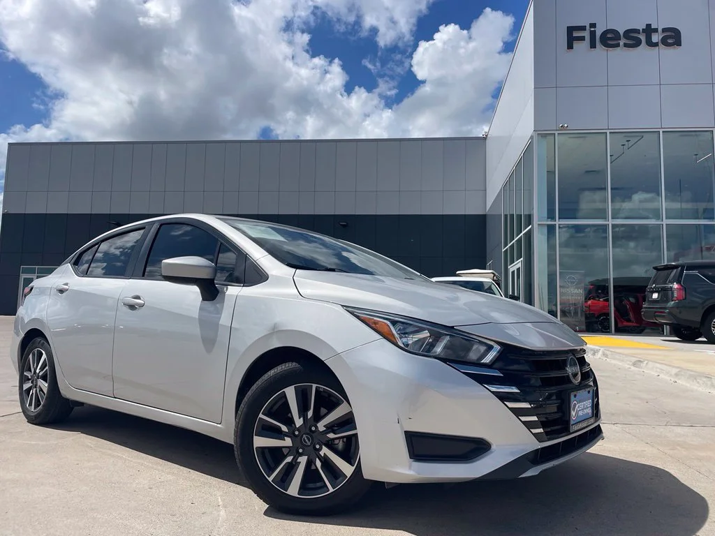 Used 2023 Silver Nissan 1.6 SV image 1
