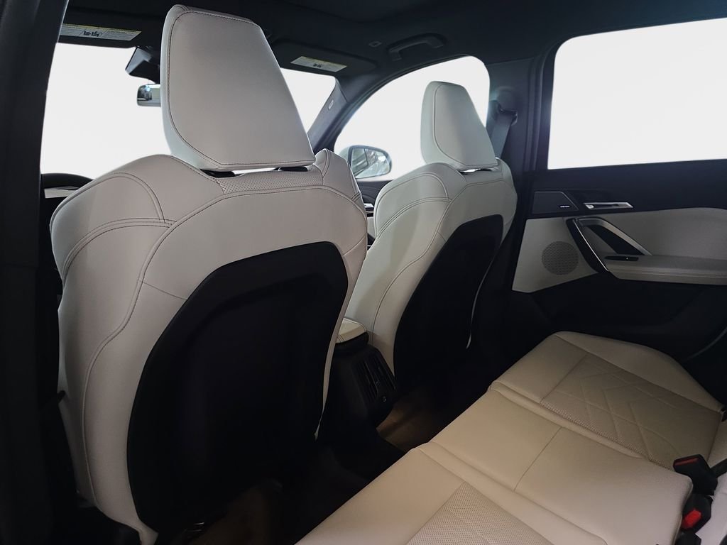 New 2026 Alpine White BMW xDrive28i image 11