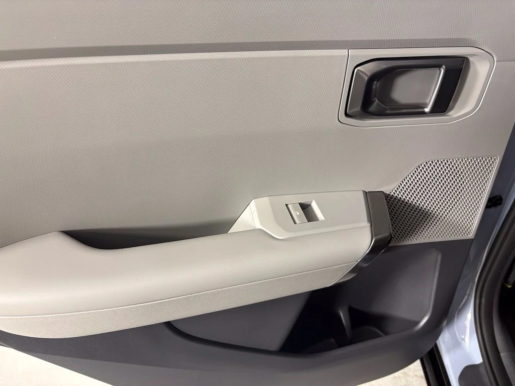 New 2027 Pale Gray Kia X-Line S image 37