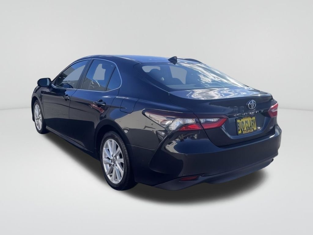 2022 Toyota Camry LE photo 3