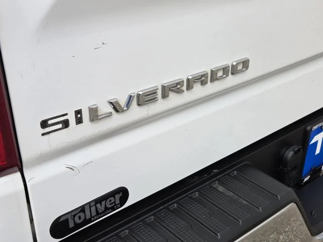 Used 2021 White Chevrolet LT image 9