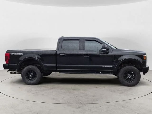 Used 2020 Black Metallic Ford Lariat image 4