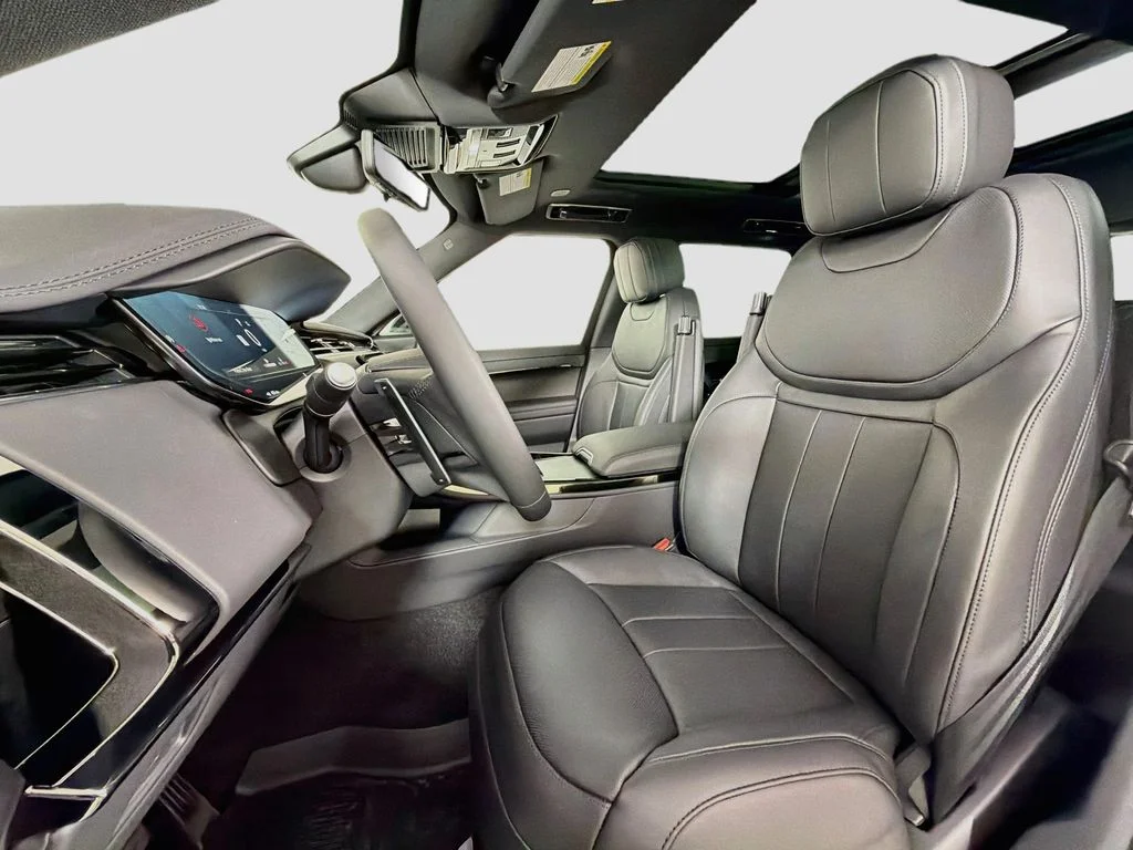 New 2026 Santorini Black Land Rover Dynamic SE image 22