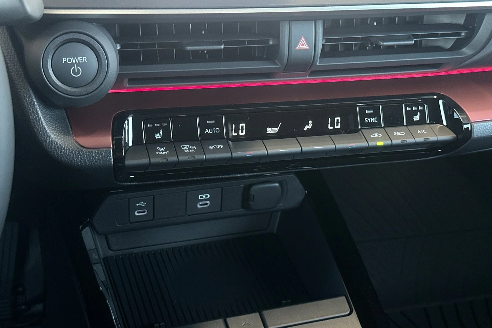 New 2027 Wind Chill Pearl <sup>1</sup> Toyota  XSE image 21