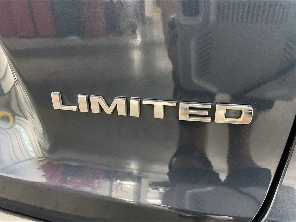 Used 2020 Blue Jeep Limited image 12