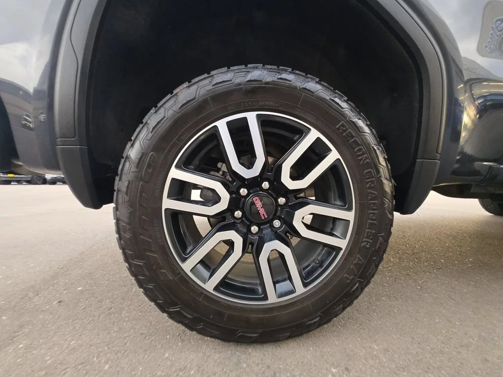 Used 2021 DARK SKY METALLIC GMC AT4 image 27