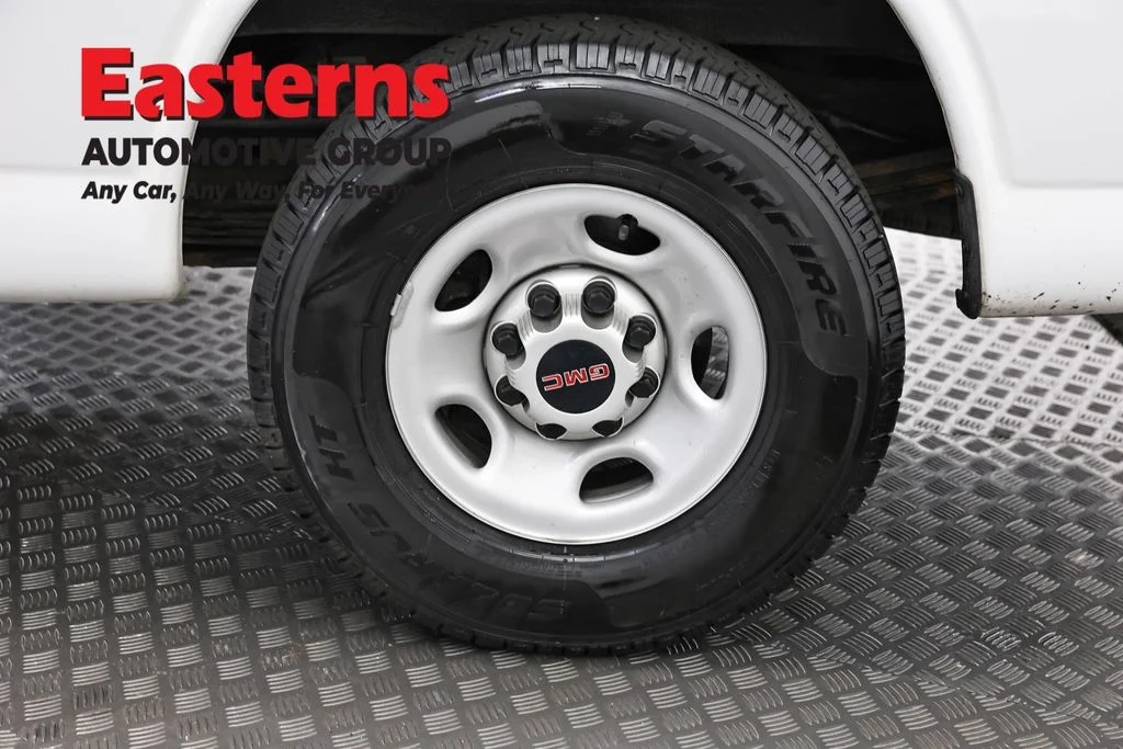 Used 2020 White GMC Work Van image 32