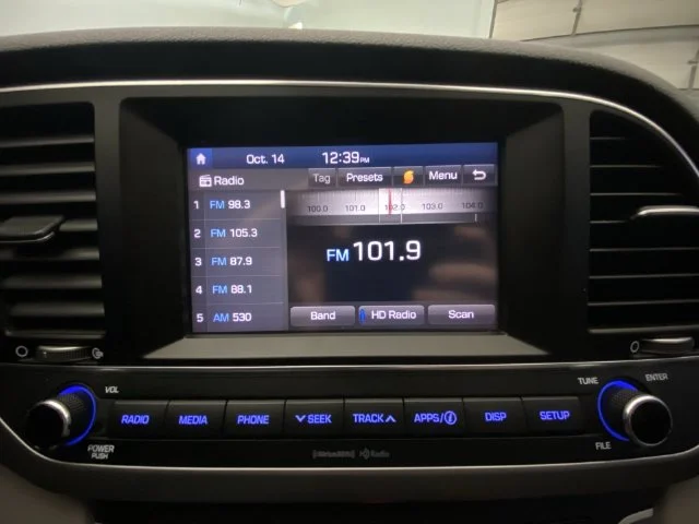 Used 2017 Gray Hyundai SE image 16