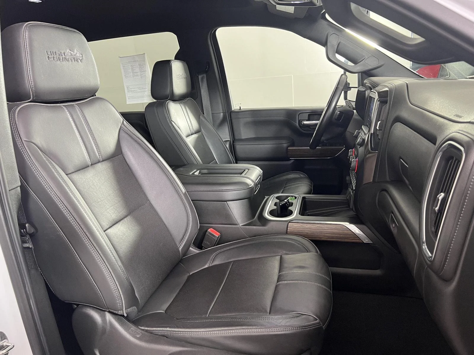 Used 2022 SUMMIT WHITE Chevrolet High Country image 21