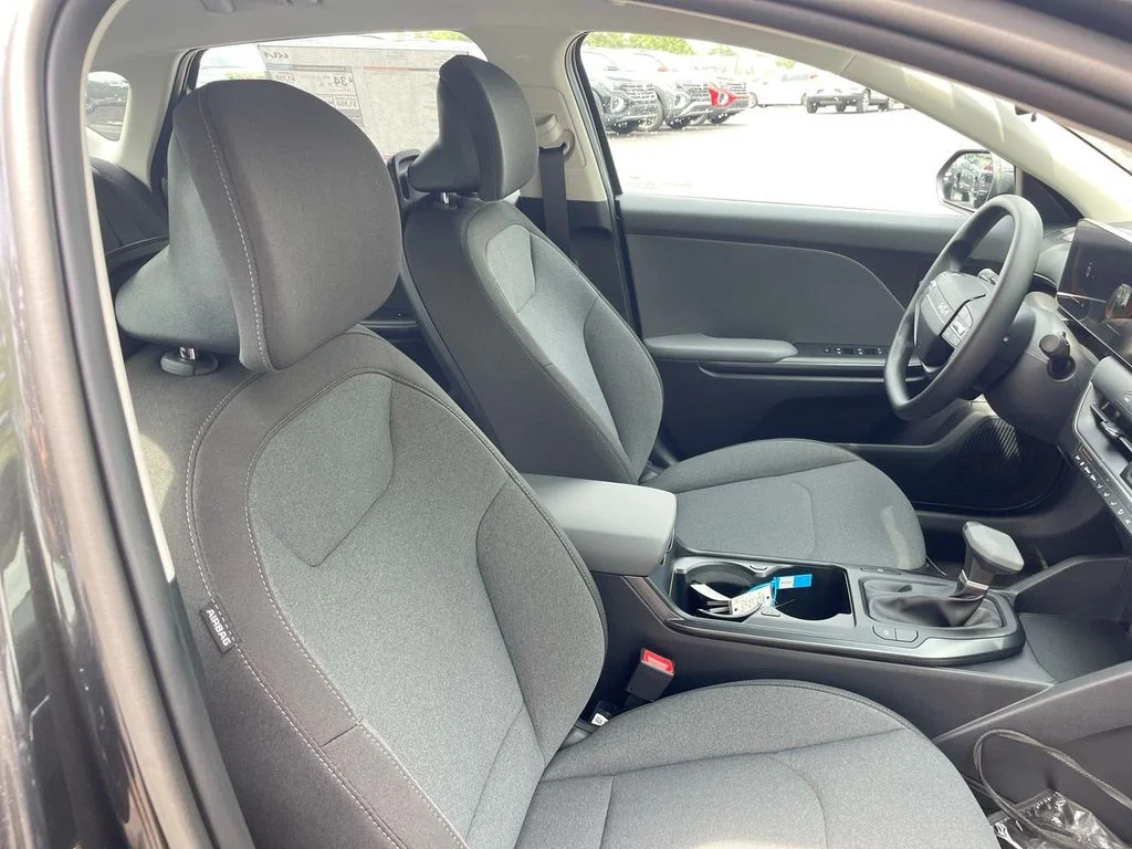 2025 Kia K4 LX - Photo 49