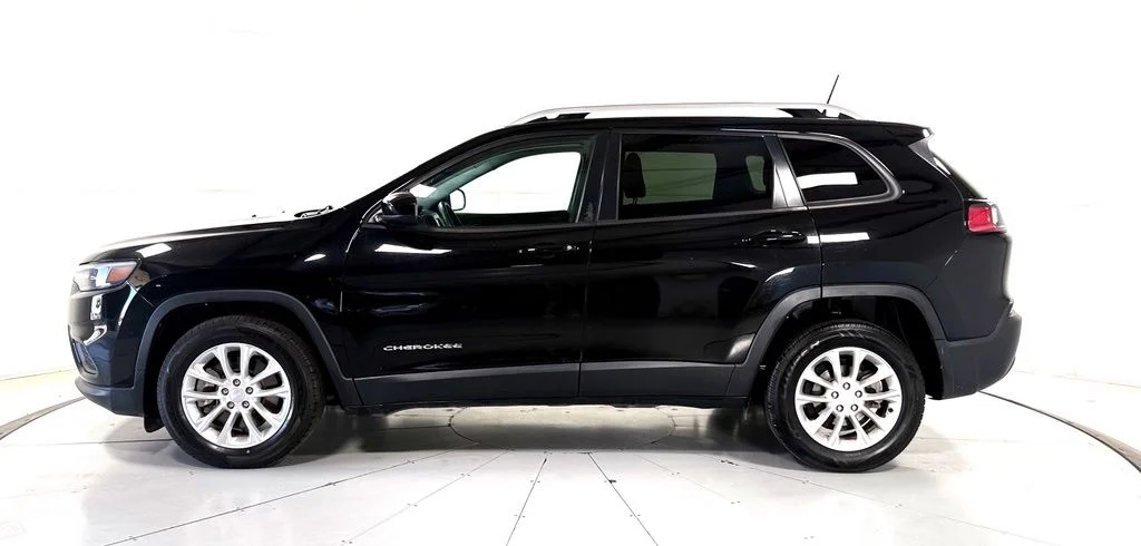 Used 2020 Black Jeep Latitude image 8