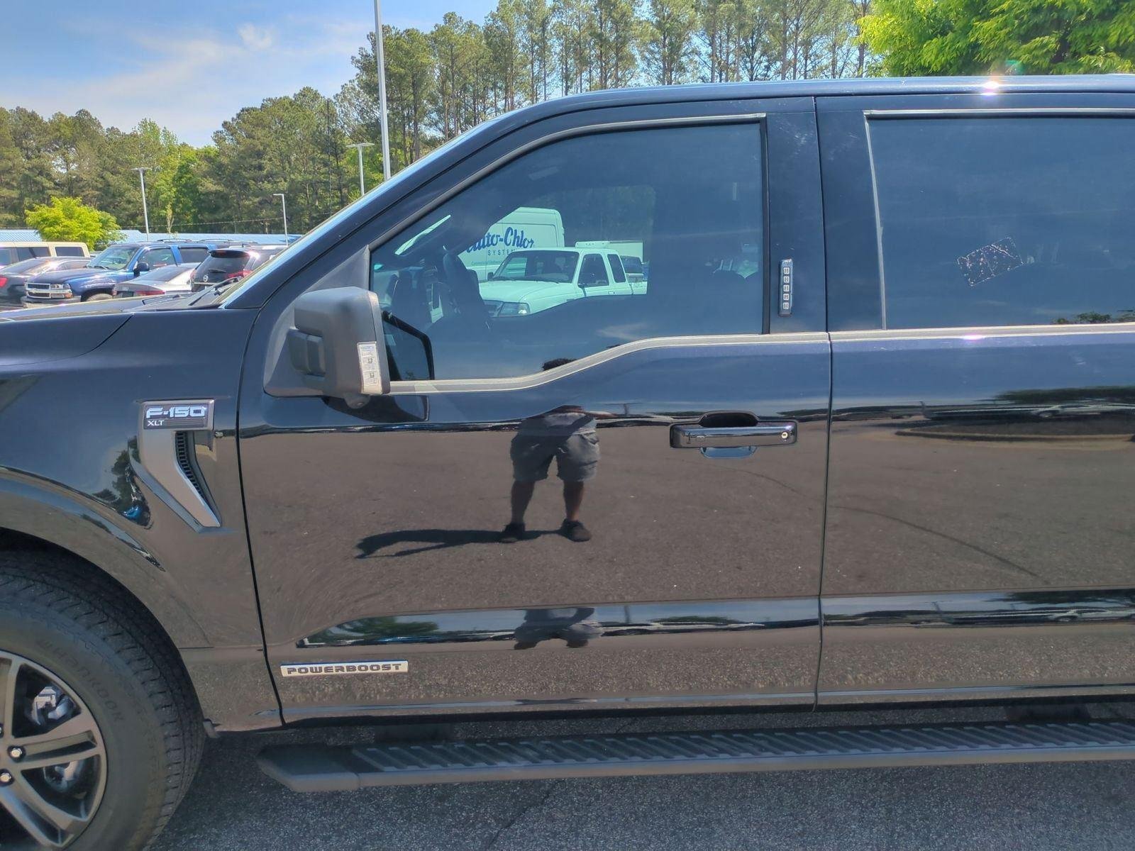 Used 2022 Agate Black Metallic Ford XLT image 15