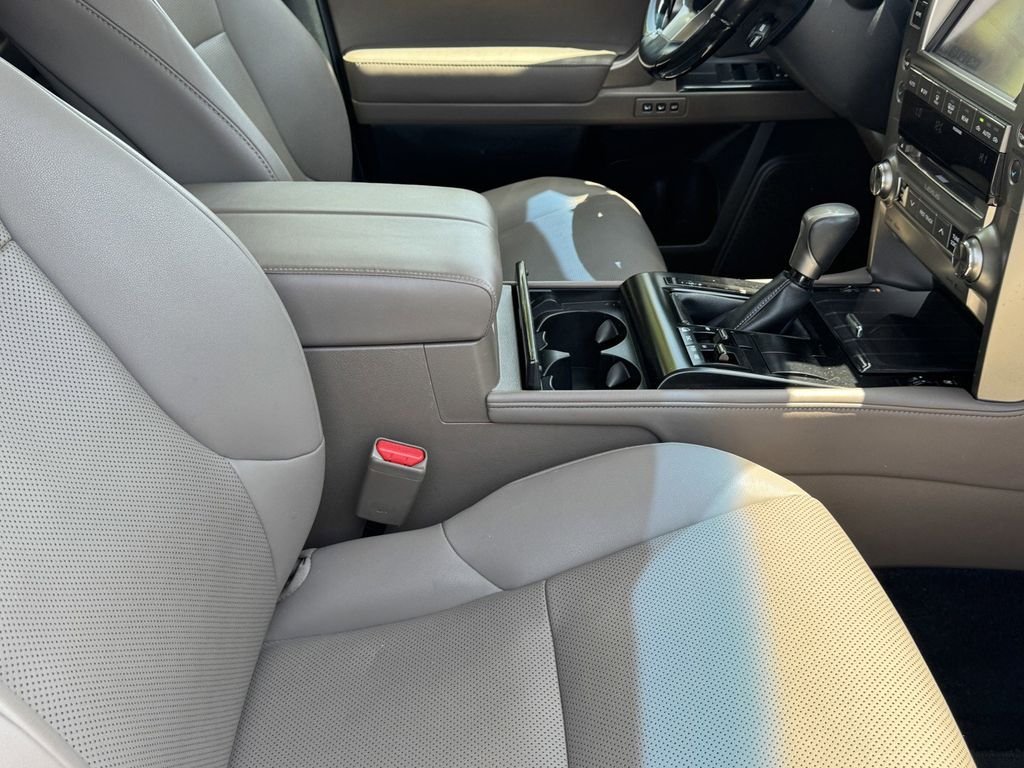 Used 2020 Pearl Lexus 460 image 8