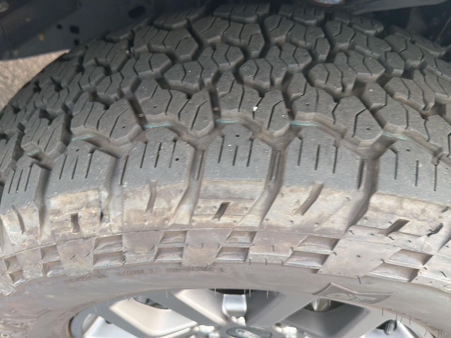 Used 2025 Oxford White Ford Tremor image 42