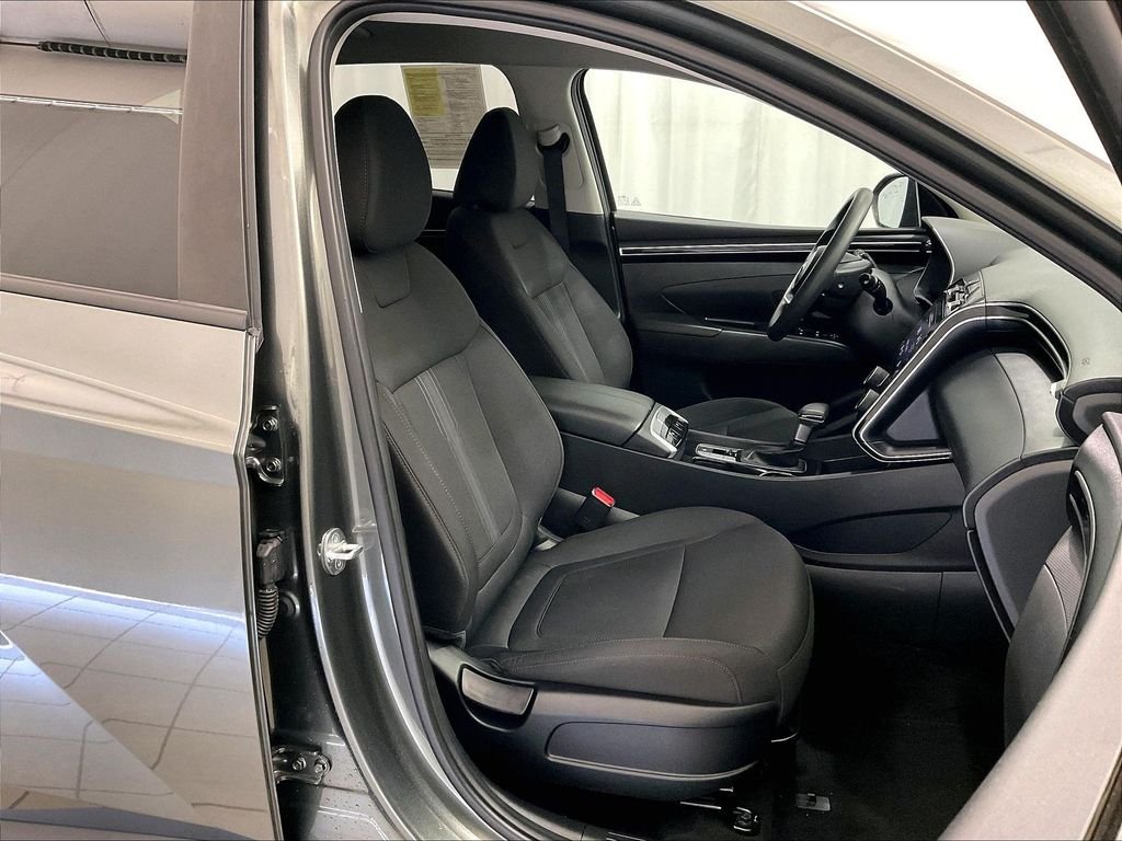 Used 2023 Amazon Gray Hyundai SEL image 11