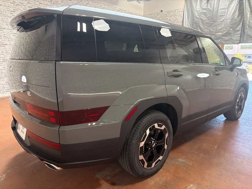 New 2027 Hampton Gray Hyundai SE image 7