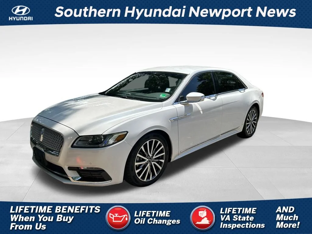 2017 Lincoln Continental Select FWD's photo