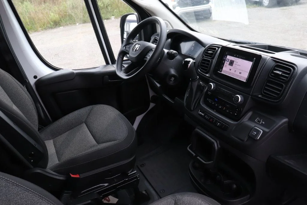 Used 2025 White Ram Base image 12